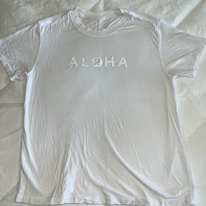 White Lululemon shirt, Hawaii edition